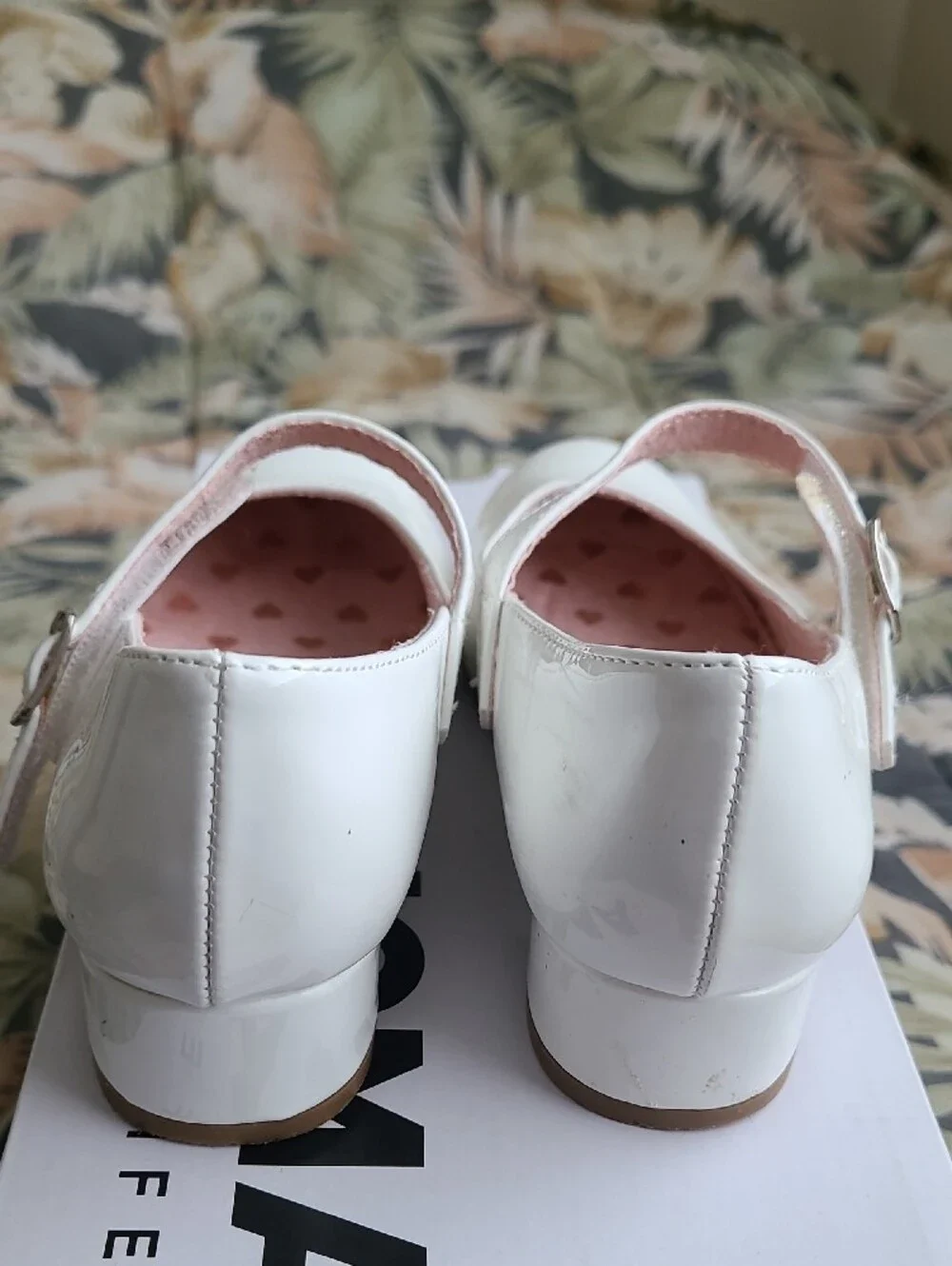 Sonoma Girls White Patent Mary Jane Dress Shoes with Pink Insole